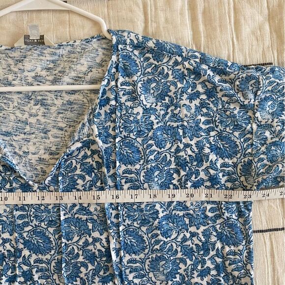 Lucky Brand Blue Floral Oversized Comfy Cropped Tee Tie Neck Top Size Medium - Picture 7 of 8